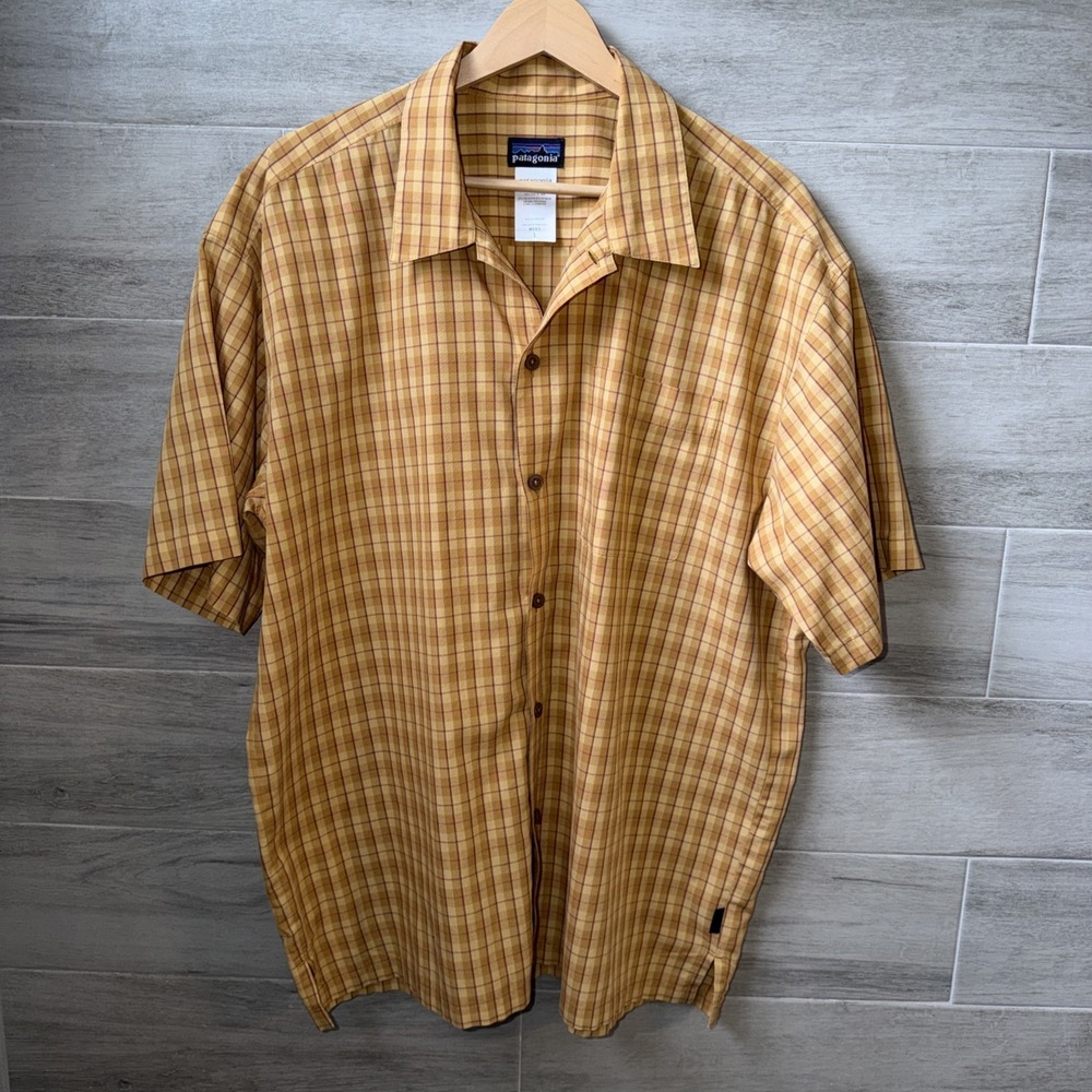 Patagonia Organic Cotton Men's Short Sleeve Button-Up Plaid Shirt Size Large